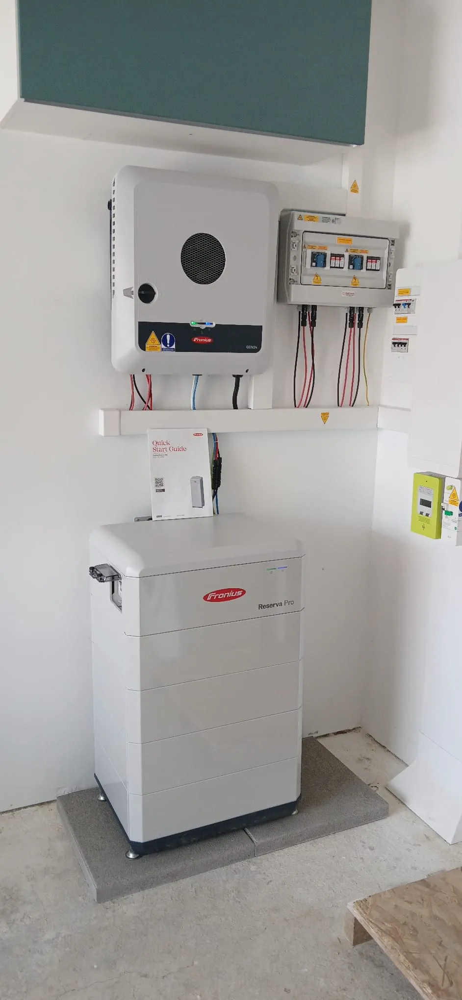 Batterie Fronius Reserva Pro de 15,92 kWh ajoutée en juillet 2026, sous l'onduleur hybride Fronius, à Bussy-Saint-Martin (77600)