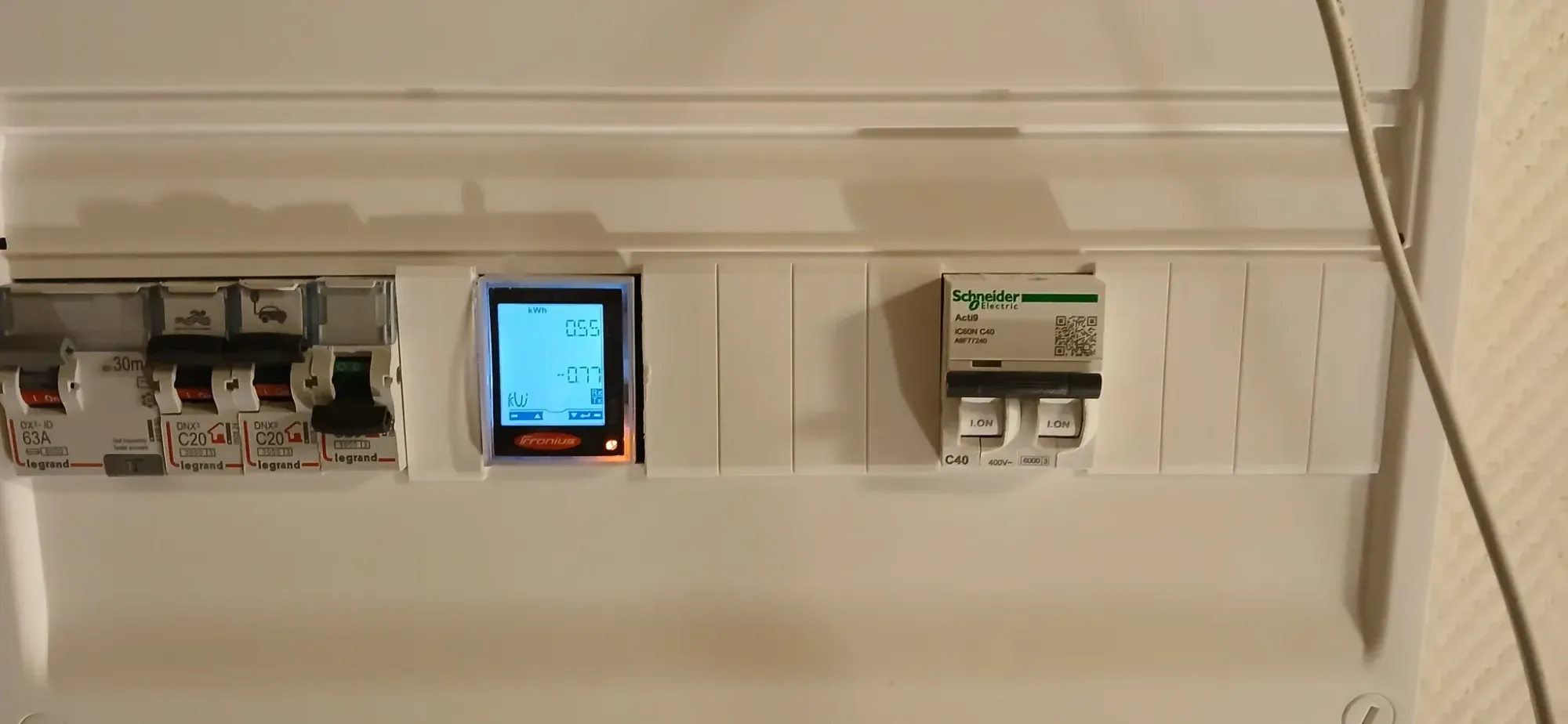 Compteur Fronius TS100A-1 posé dans le tableau électrique, à Croissy-sur-Seine (78)