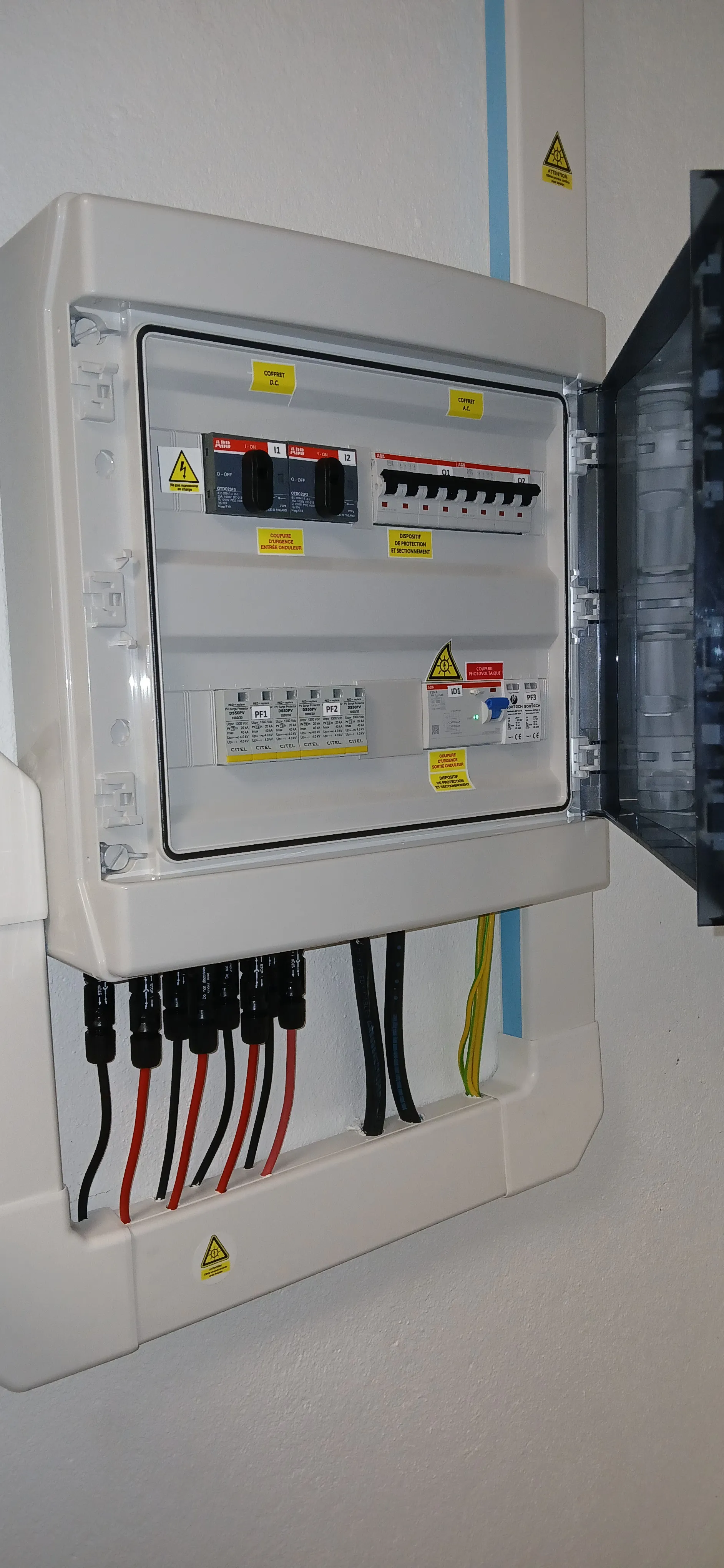 Coffret de protection AC et DC de l'installation, à Orgeval (78)