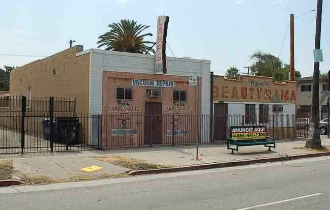 Retail building at 11124 S Figueroa St, Los Angeles, CA