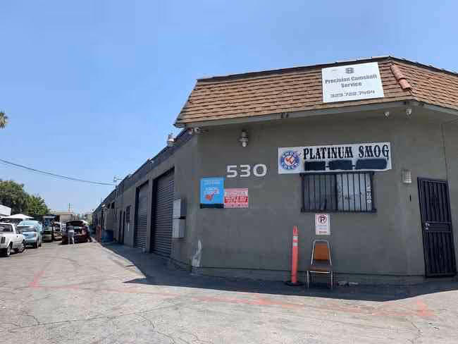 Showroom at 530 Montebello Way, Montebello, CA