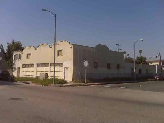 Showroom at 11701 S Main St, Los Angeles, CA