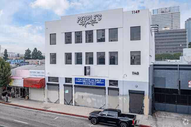 Office building at 1149 S Los Angeles St, Los Angeles, CA