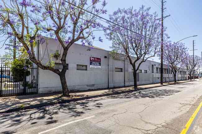 Manufacturing facility at 620-640 E Slauson Ave, Los Angeles, CA