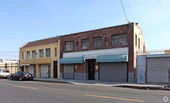 Warehouse at 840 San Julian St, Los Angeles, CA