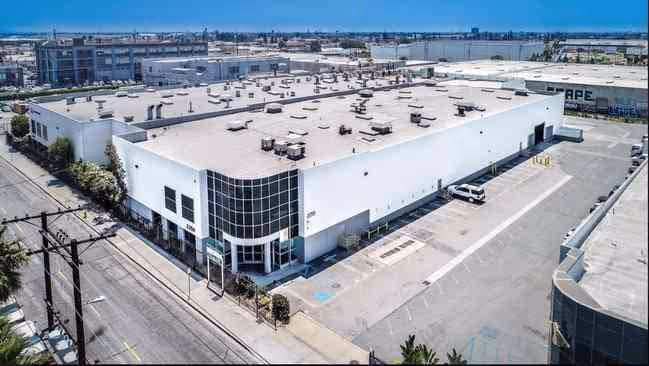 Industrial building at 2250 E 52nd St, Vernon, CA