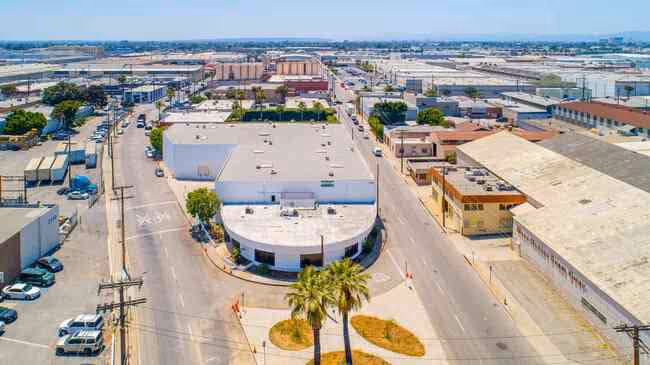 Industrial building at 2425 E 38th St, Vernon, CA
