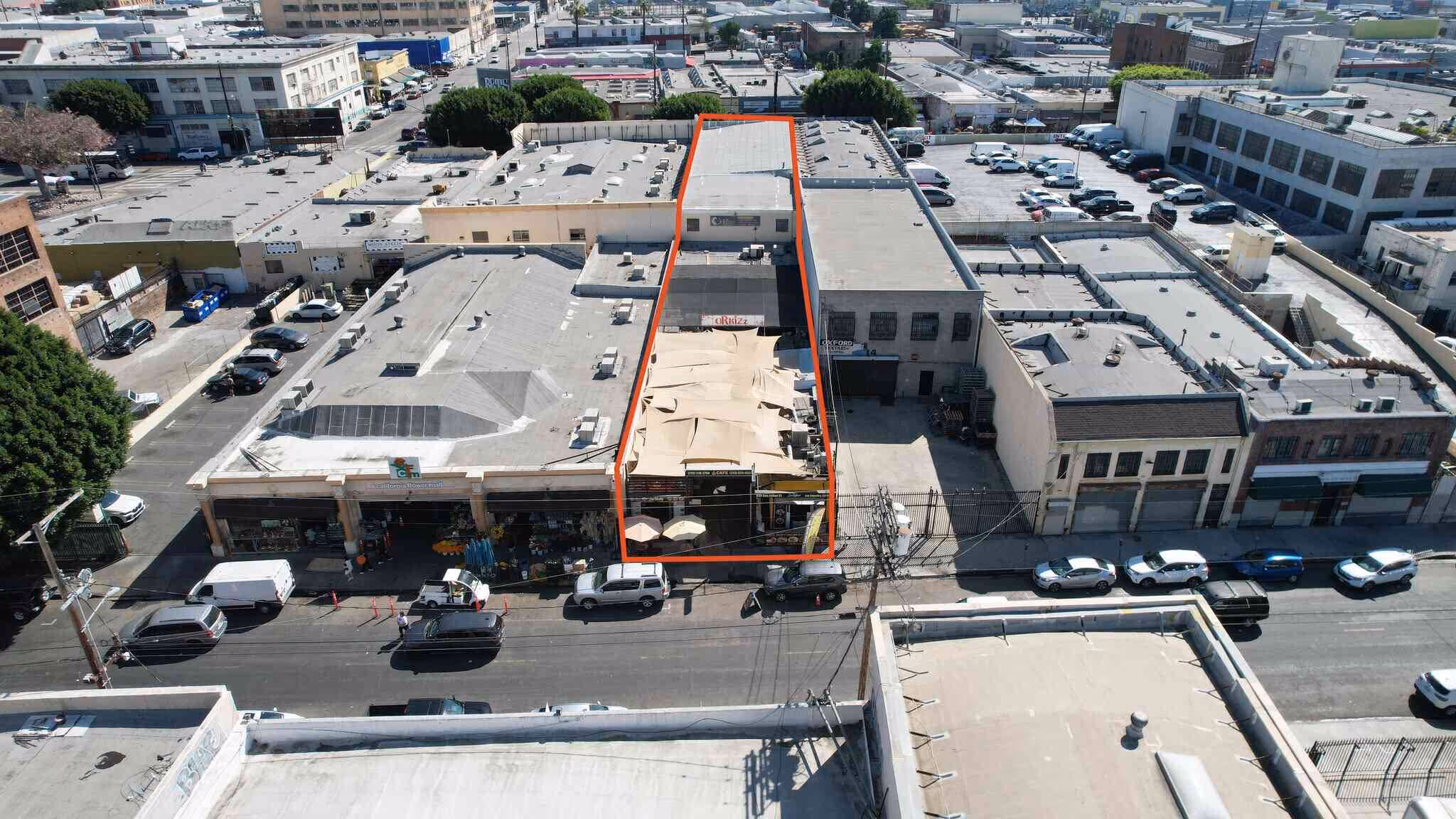 Industrial building at 829 S San Pedro St, Los Angeles, CA