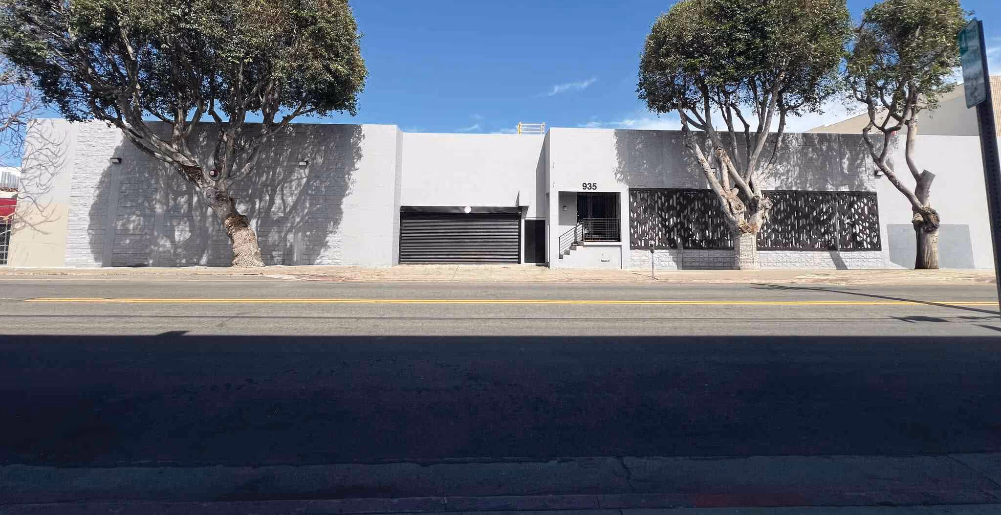 Industrial building at 1639-1655 E 27th St, Los Angeles, CA