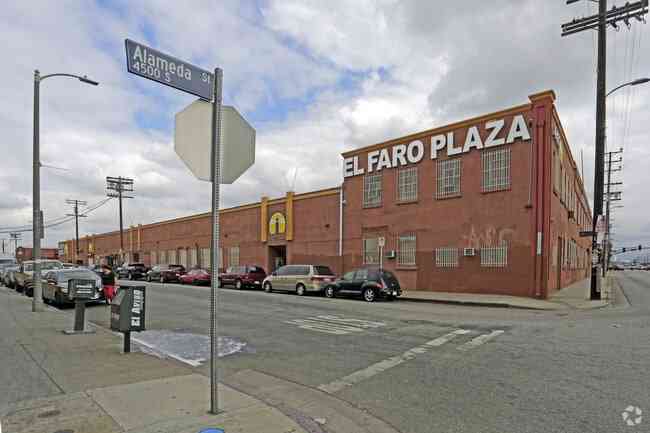 Retail building at 4433 S Alameda St, Los Angeles, CA
