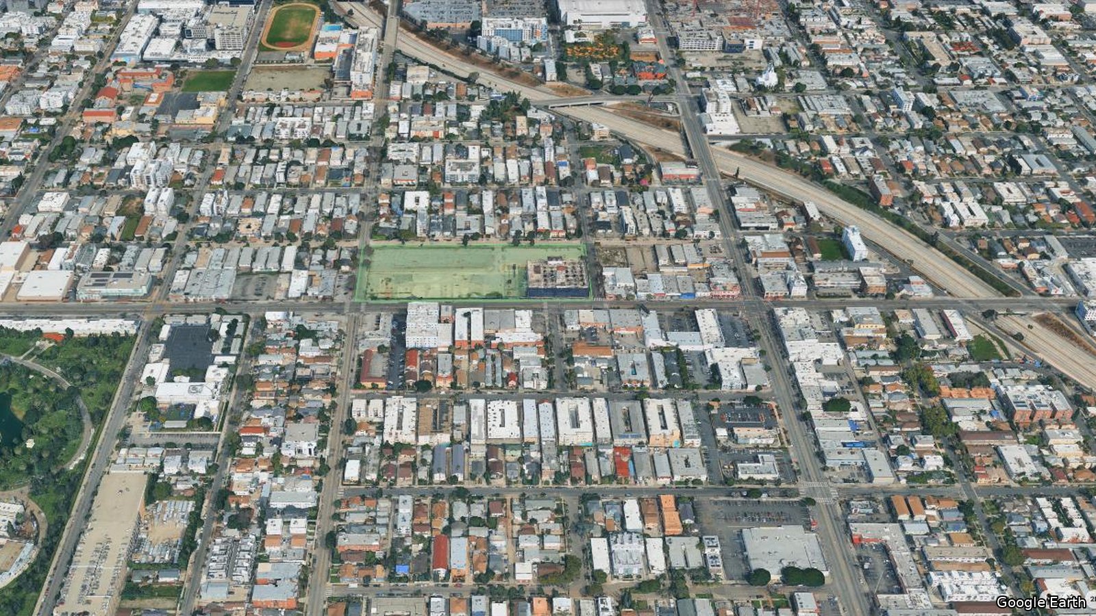 Echelon Studios tops out in Hollywood