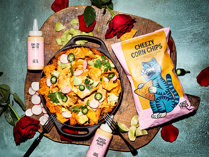 CHEEZY CORN CHIPS