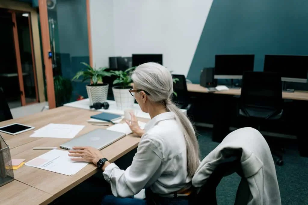 How Online Training Software Closes the Digital Divide