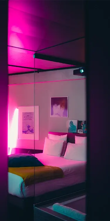 Cinema-Hotel room with private screening for a unique night in Paris Nation