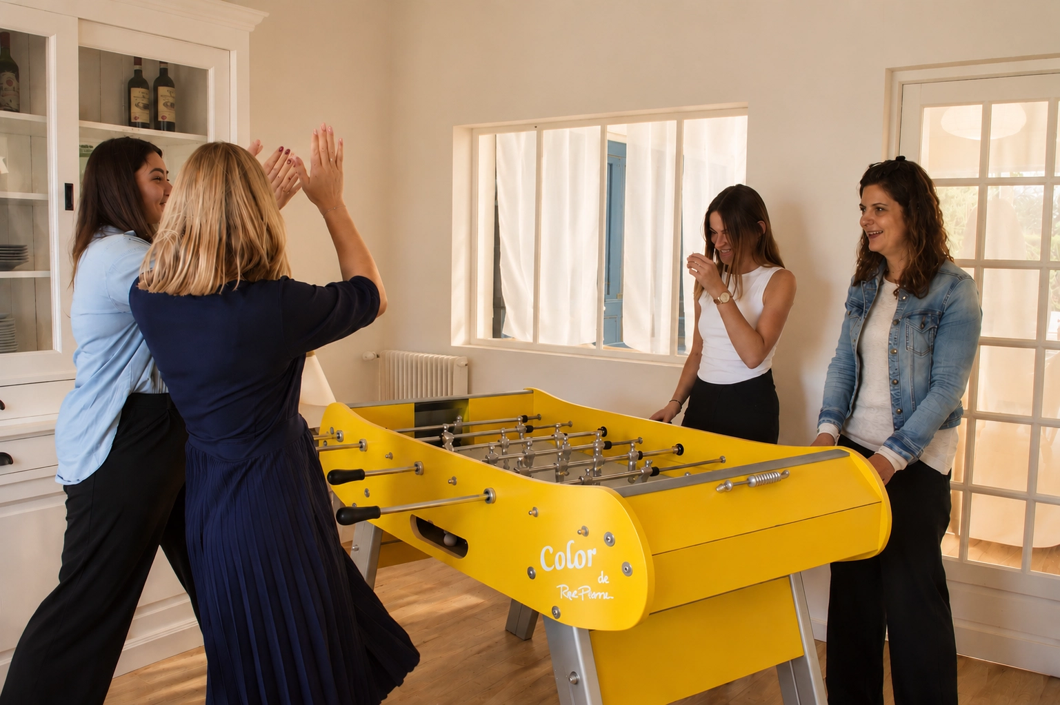 partie de babyfoot entre amies