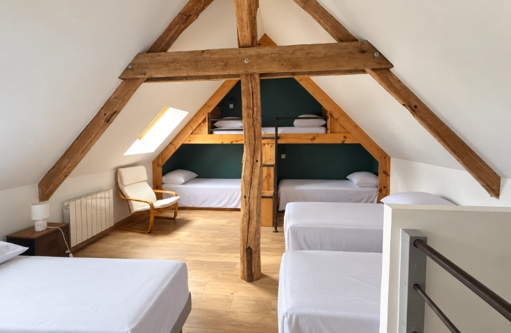 la grande cabane avec plusieurs couchages