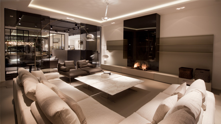 glass-fronted-wall-fire