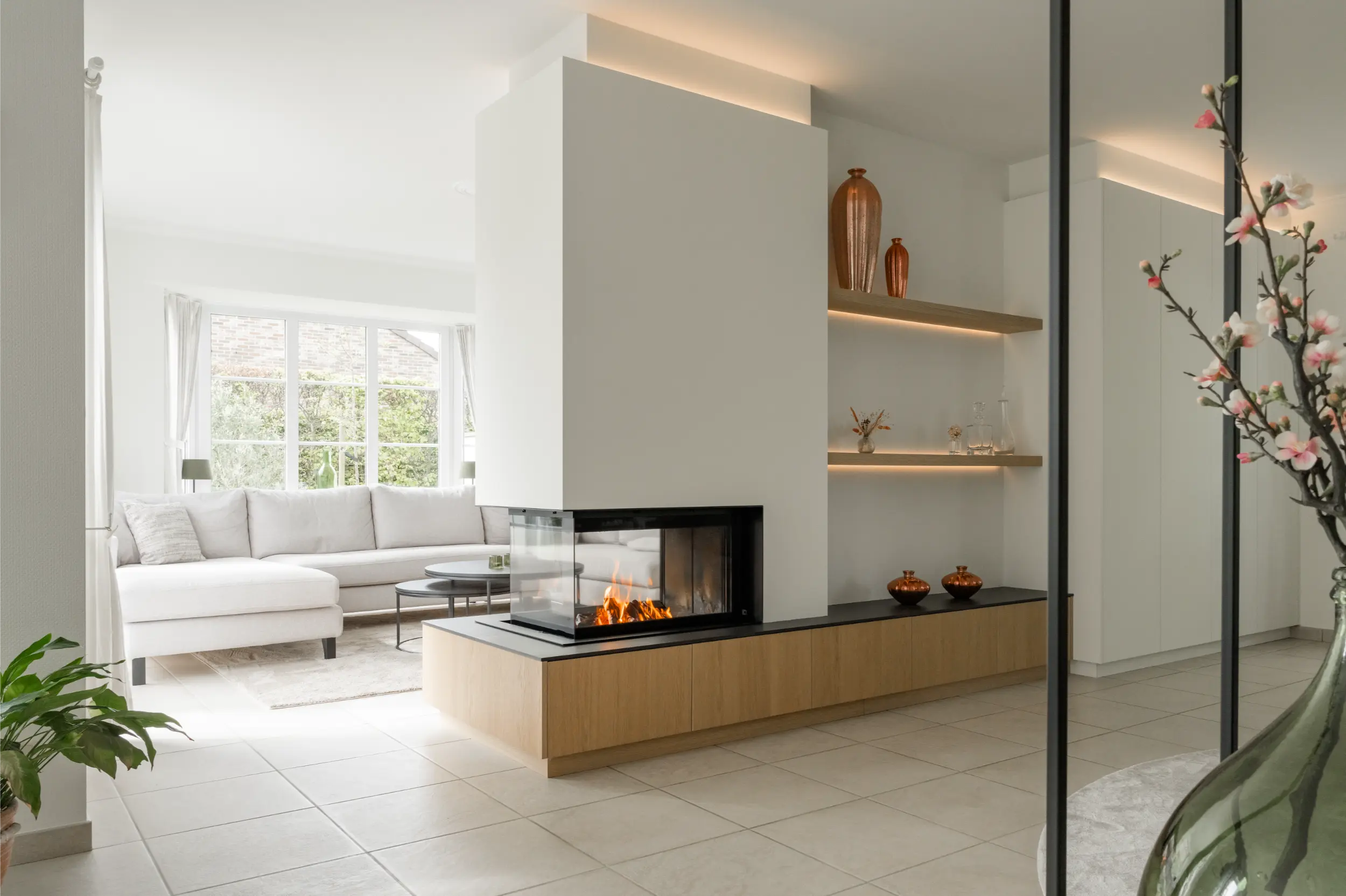 High-efficiency glass-fronted gas fireplace, contemporary interior, Modus Fireplaces