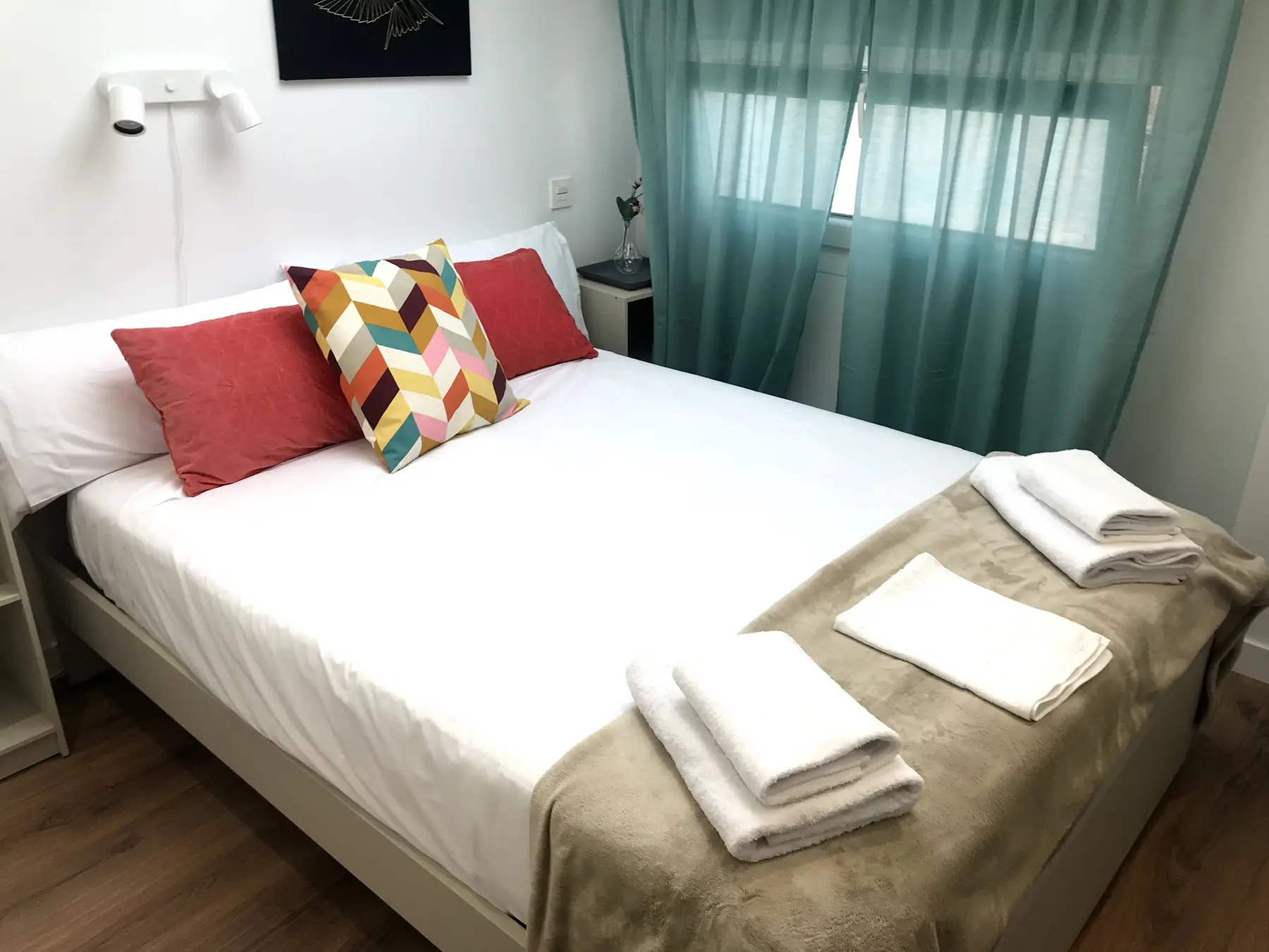 Dormitorio con cama doble — Estudio, InsideHome Palencia Centro, Palencia