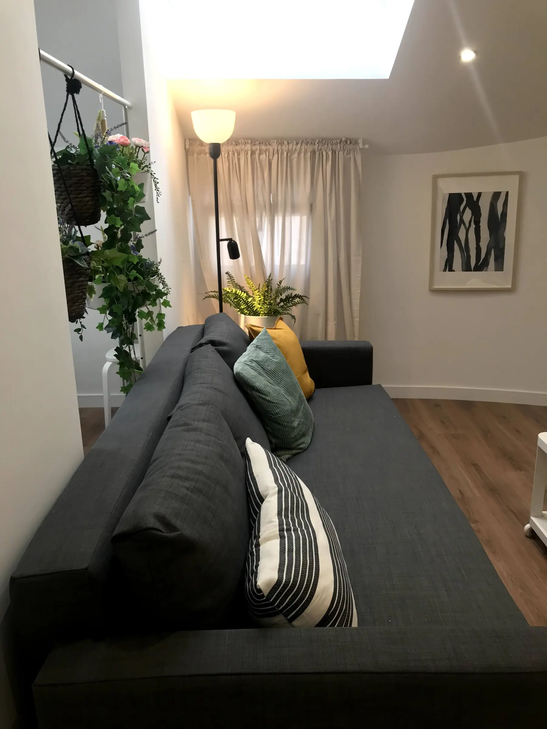 Zona de estar con sofá — Estudio, InsideHome Palencia Centro, Palencia