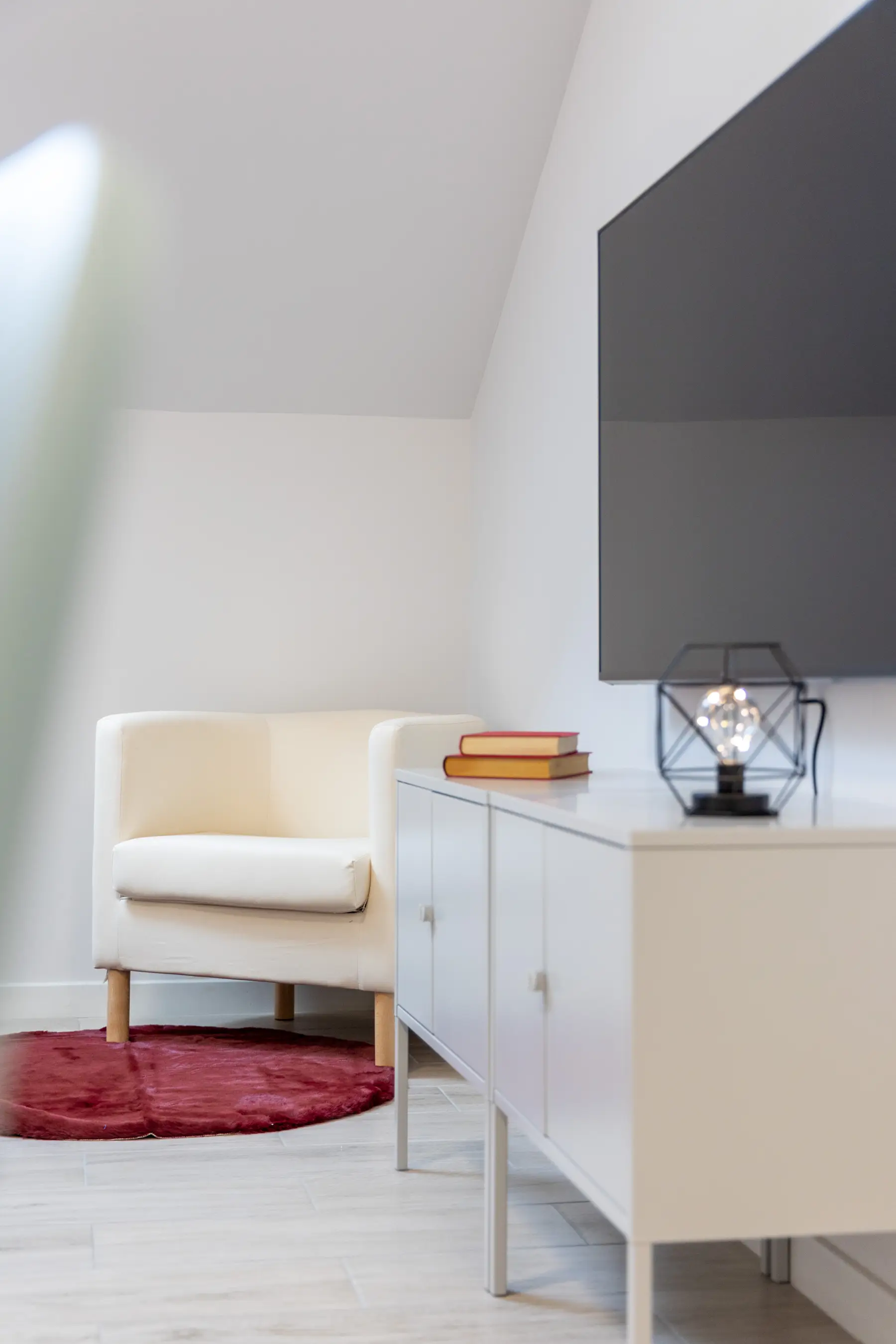 Butaca y mueble de televisión — Estudio, InsideHome Ciudad de Valladolid, Valladolid