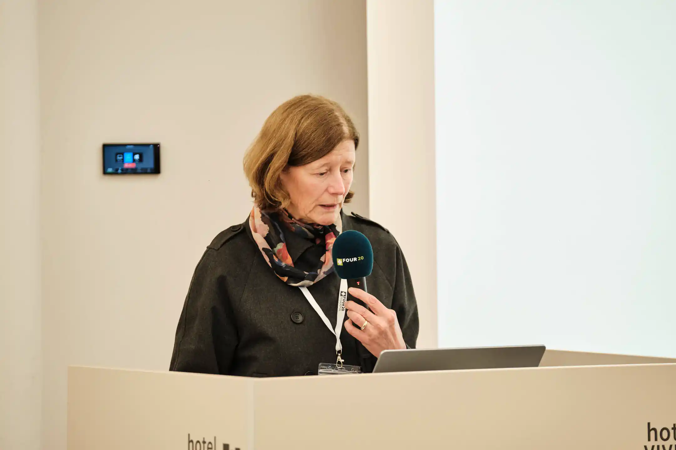 Prof. Dr. med. Kirsten Müller-Vahl beim Vortrag — Circle of Experts