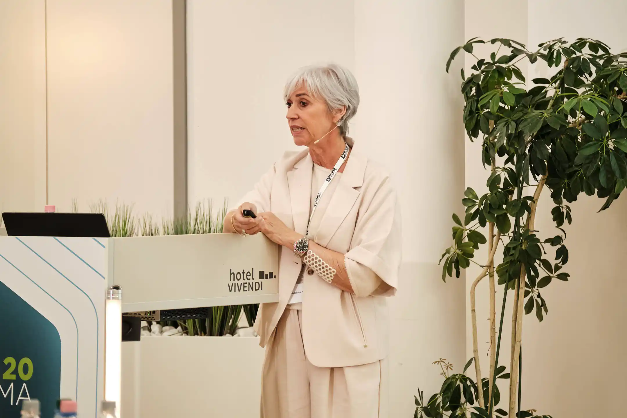 Dr. Christiane Neubaur beim Vortrag — Circle of Experts