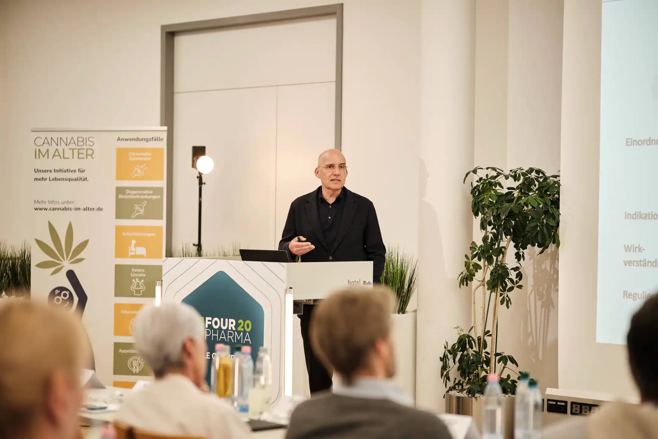 Prof. Dr. mult. Eckhard Nagel beim Vortrag — Circle of Experts
