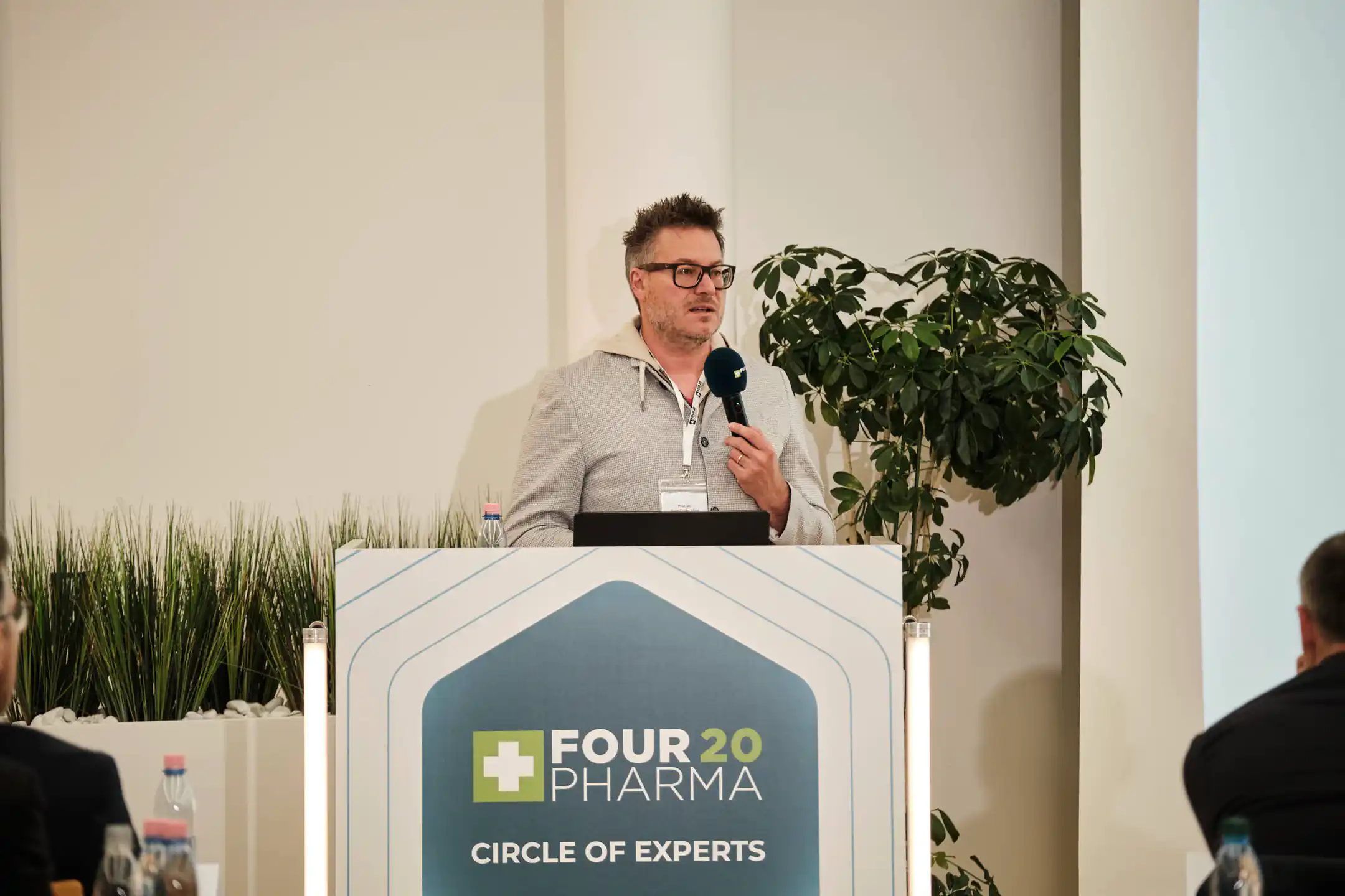 Prof. Dr. Sven Gottschling beim Vortrag — Circle of Experts
