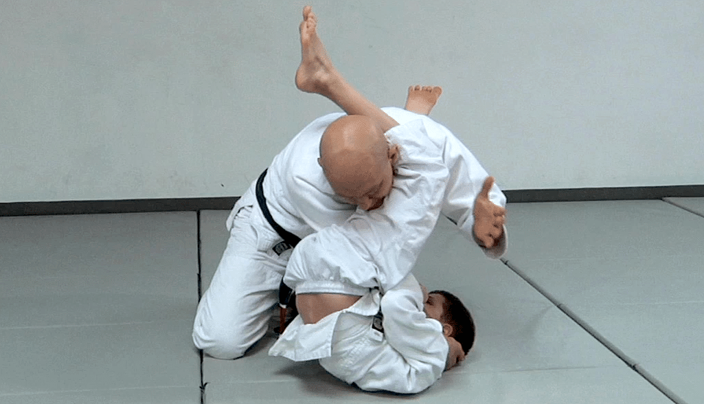 Technique Breakdown: The Armbar from Closed Guard