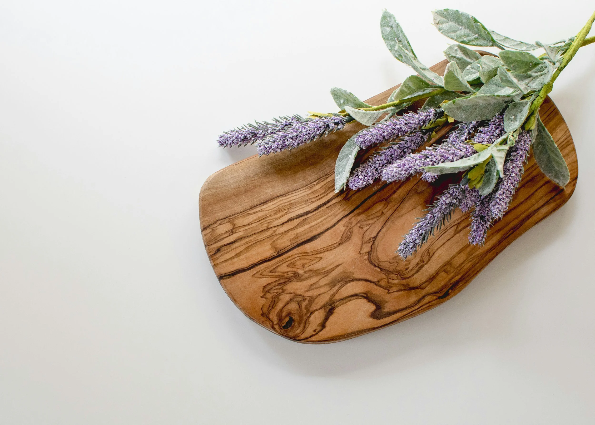 Le plateau en bois brut : Un Must-Have pour votre intérieur
