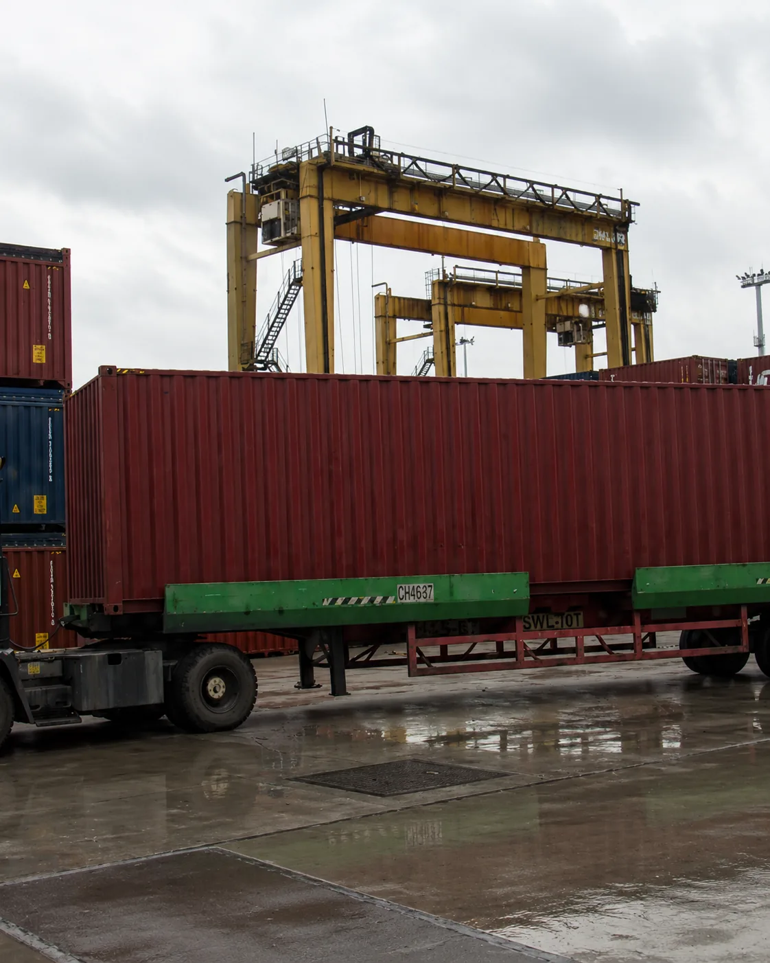 Container drayage trailer at New Jersey shipping terminal