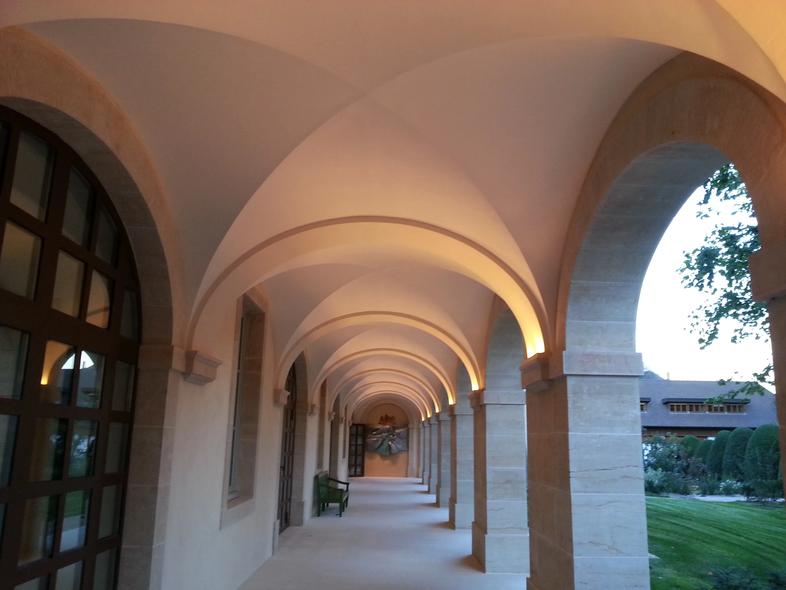 Galerie voûtée du domaine des Ursulines à Nuits-Saint-Georges
