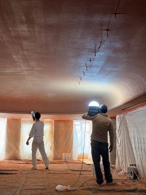 Mise en œuvre du plafond acoustique Baswaphon à la chapelle des Courbans