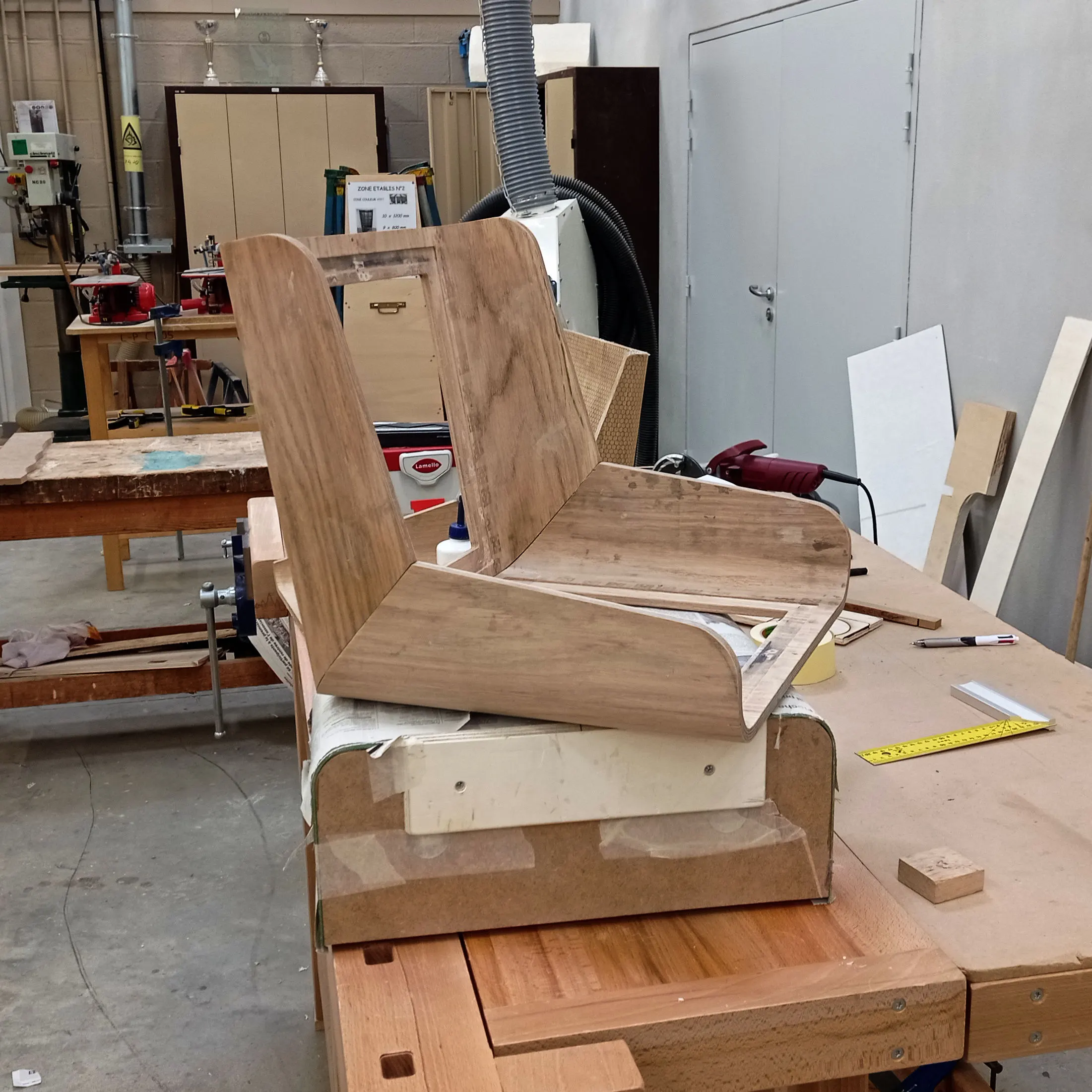 Assemblage de la coque en atelier