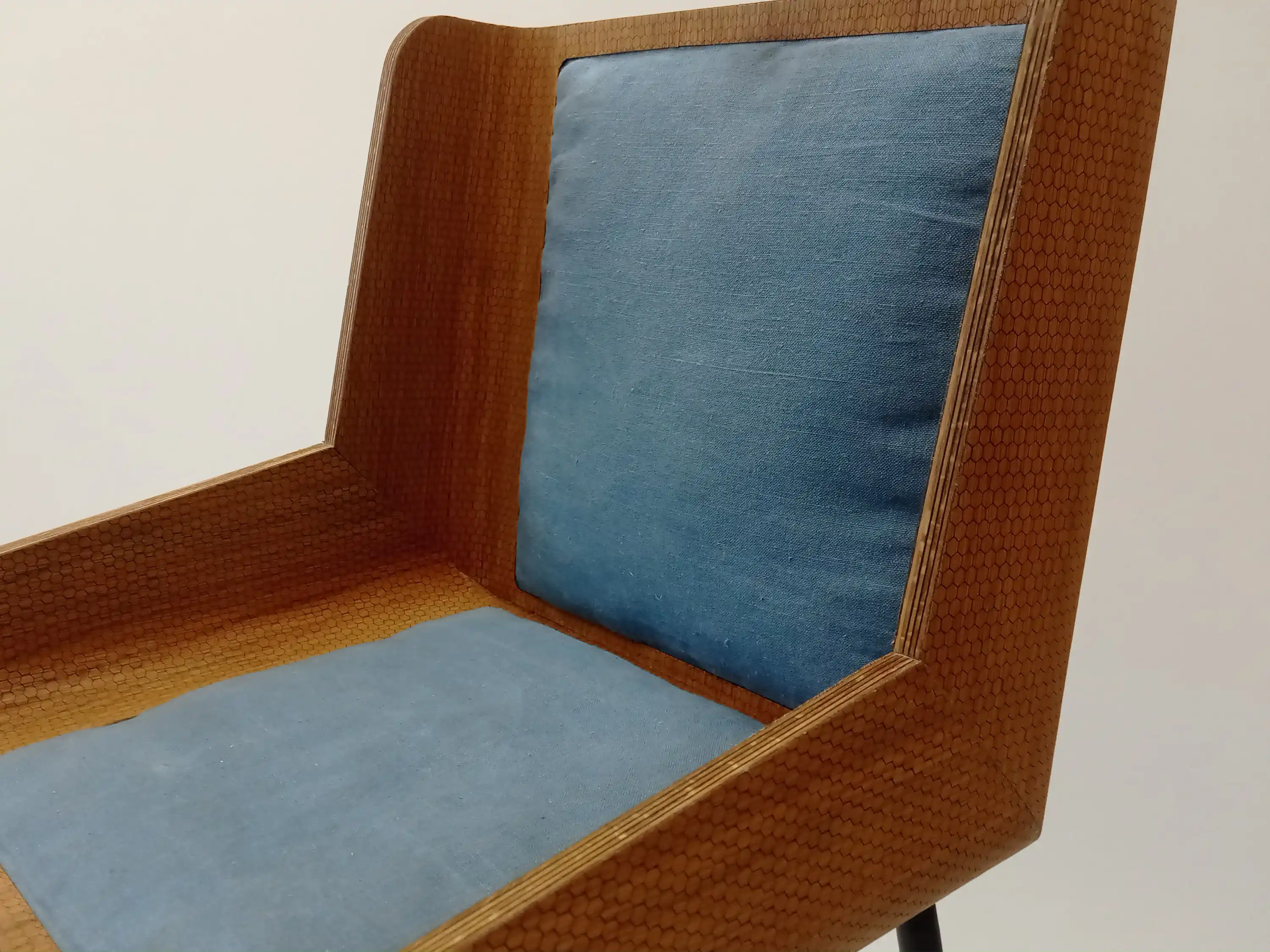 Zoom sur l'assise du fauteuil