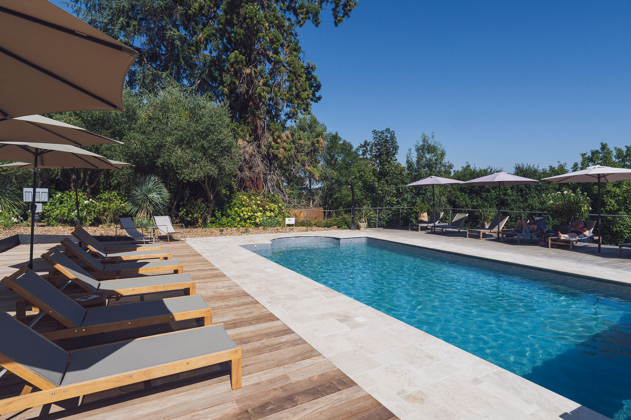 Piscine rénovée du Chateau des Forges