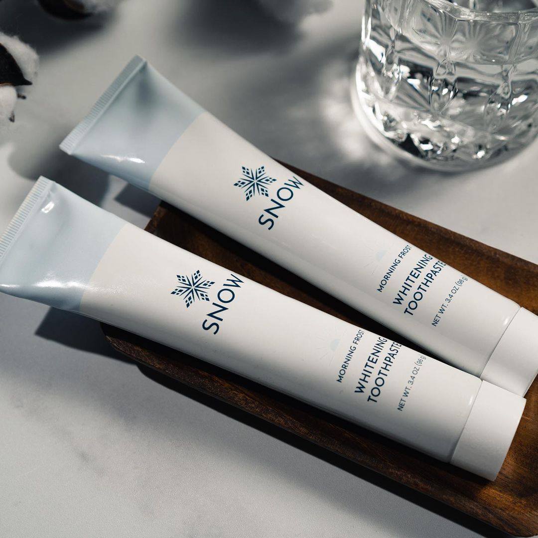 Tantrum Agency SNOW packaging design featuring premium teeth-whitening and oral care products