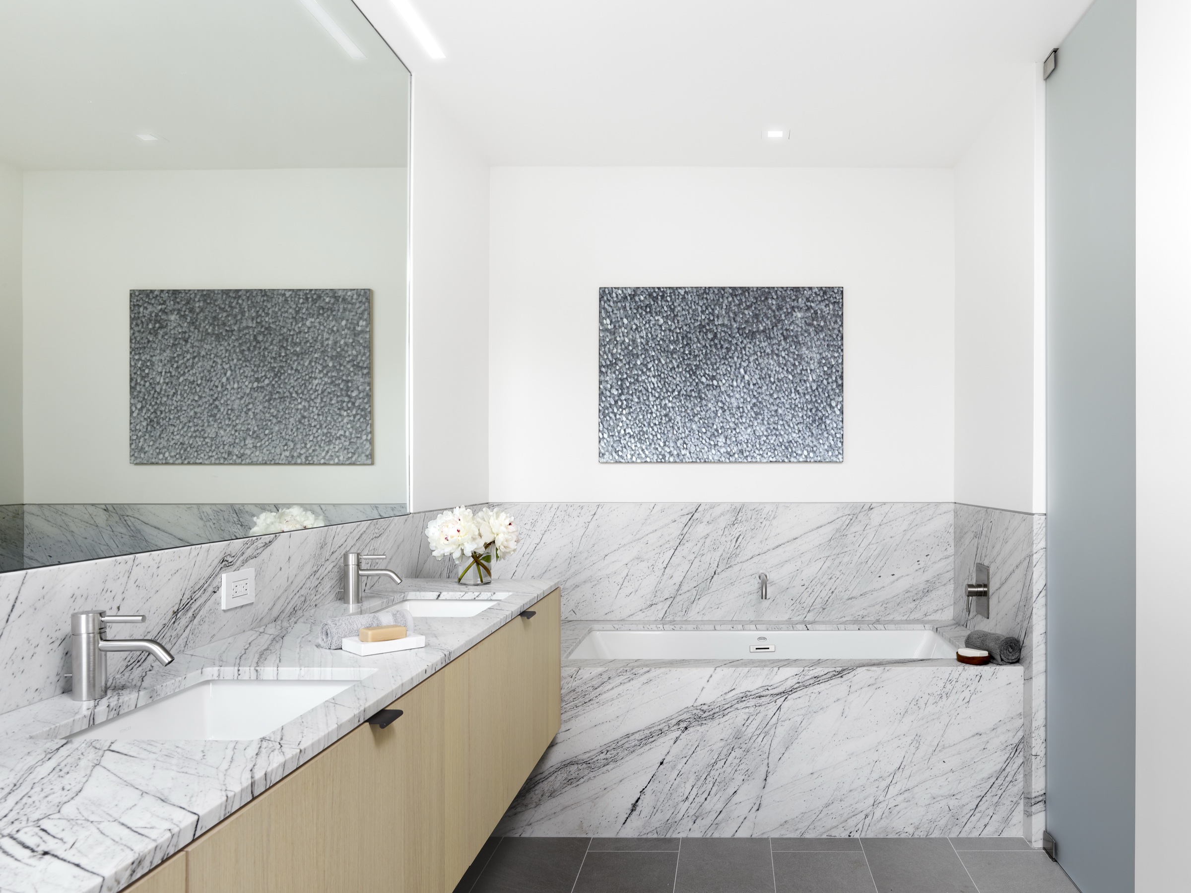 240 Chenery Street — Master Tub