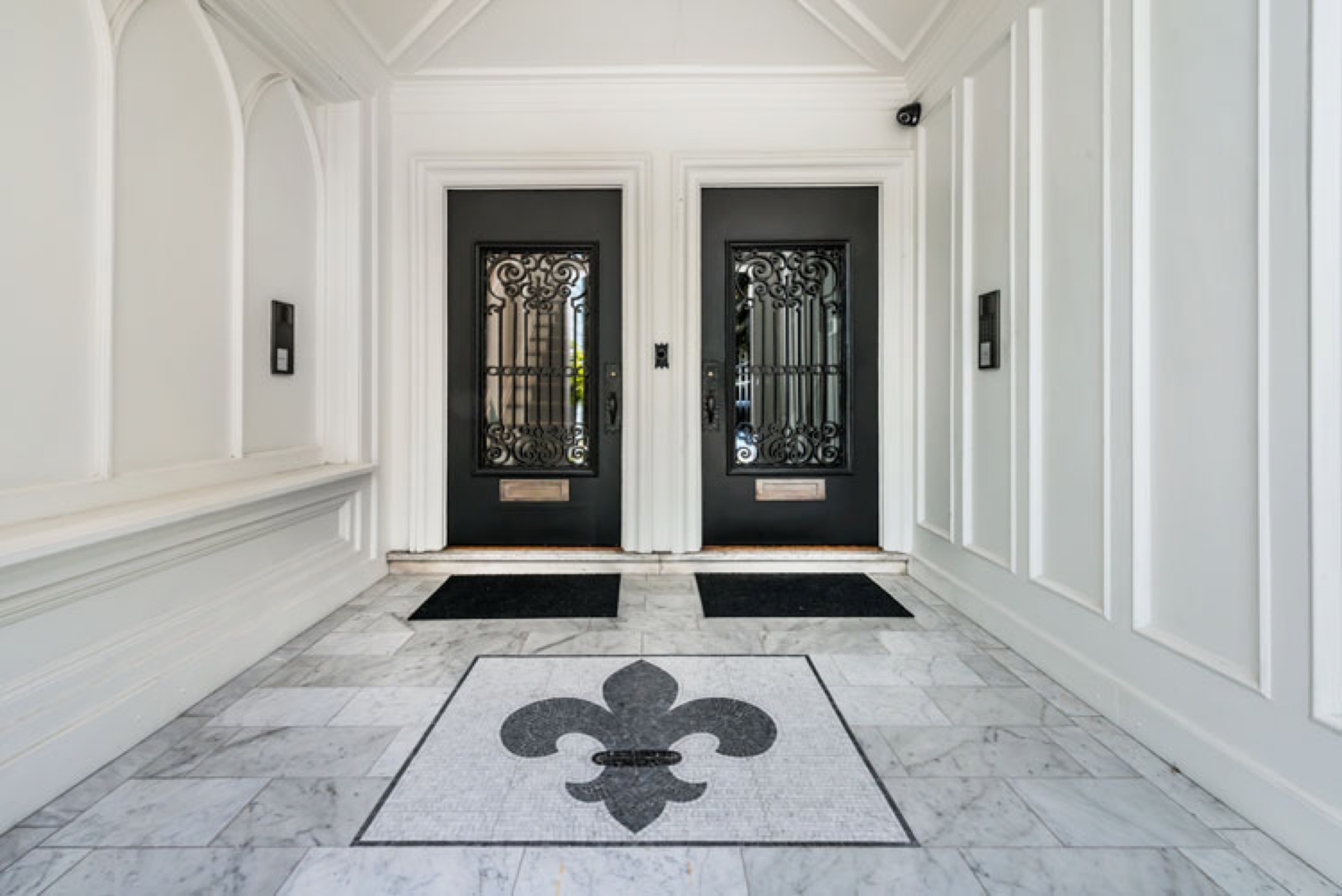 Buena Vista Avenue East — Entry Detail