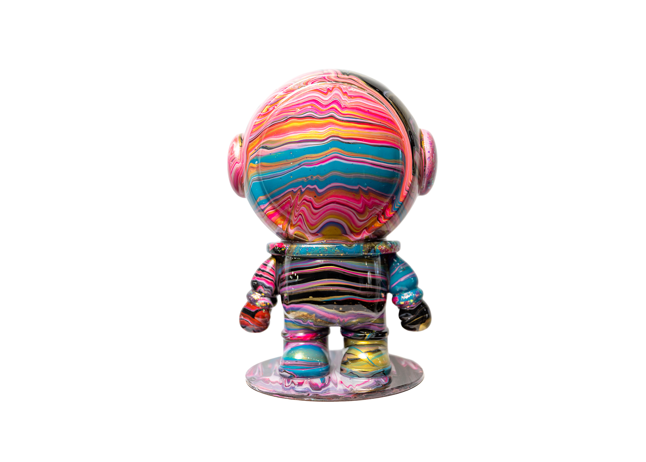 Modern astronaut-inspired sculpture designed to stand out on shelves, desks, mantels, or anywhere that needs a fun statement piece. Available in 2 sizes. Includes the full experience, all materials, and your finished sculpture professionally coated with a high-gloss resin finish.