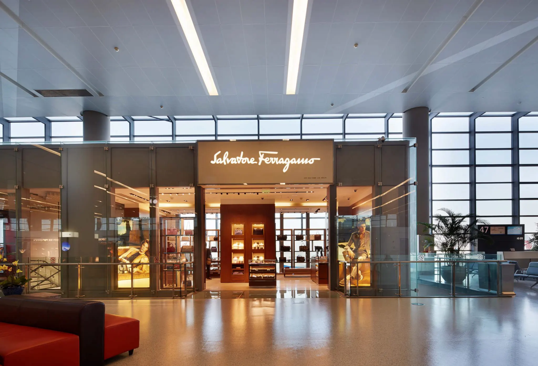 Hongqiao Airport T2 Retail Renovation