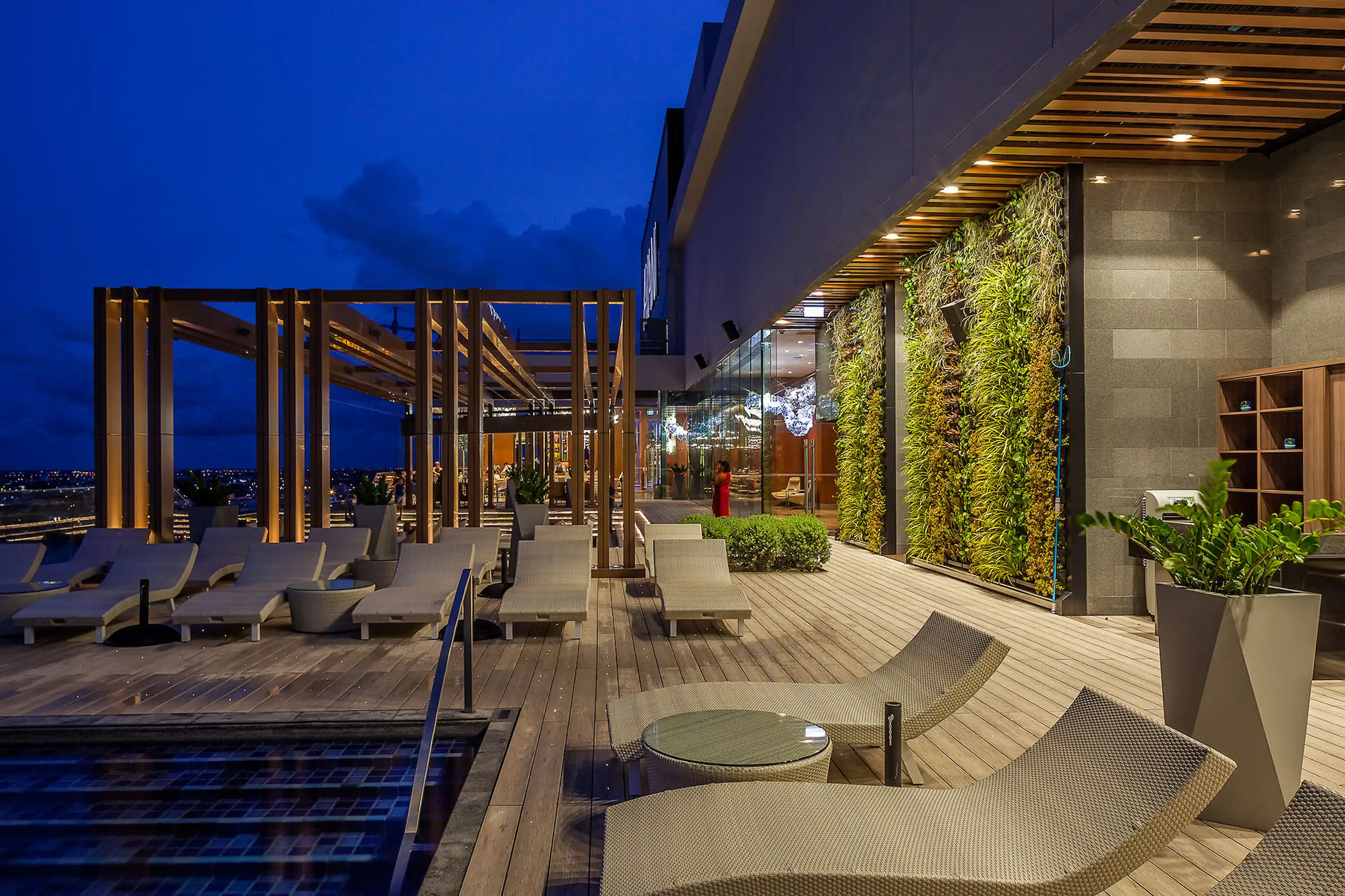Avani Riverside Plaza
