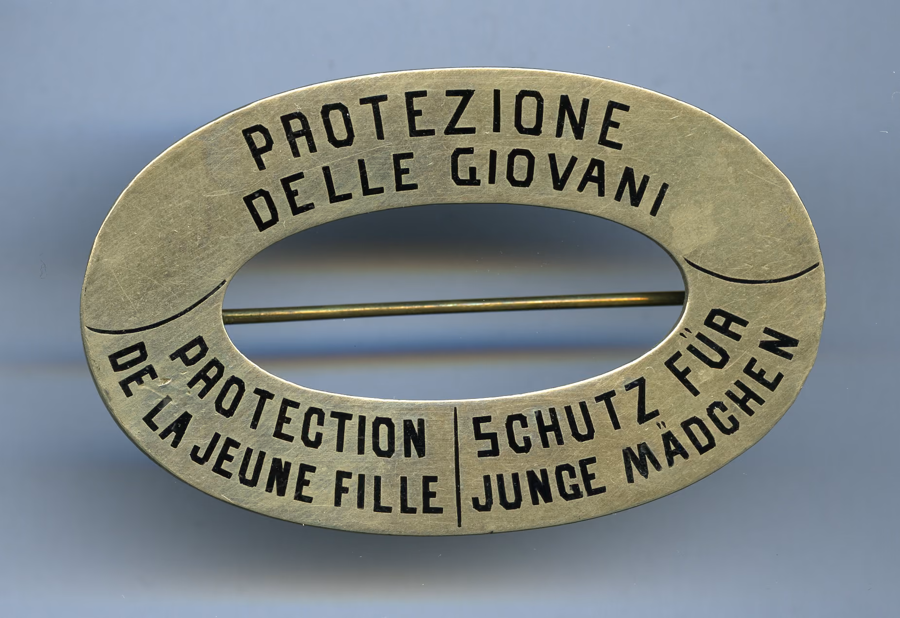 Brosche der FJM