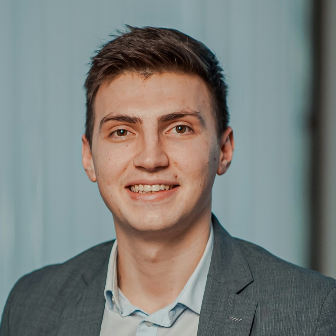 Client headshot, Oliver
