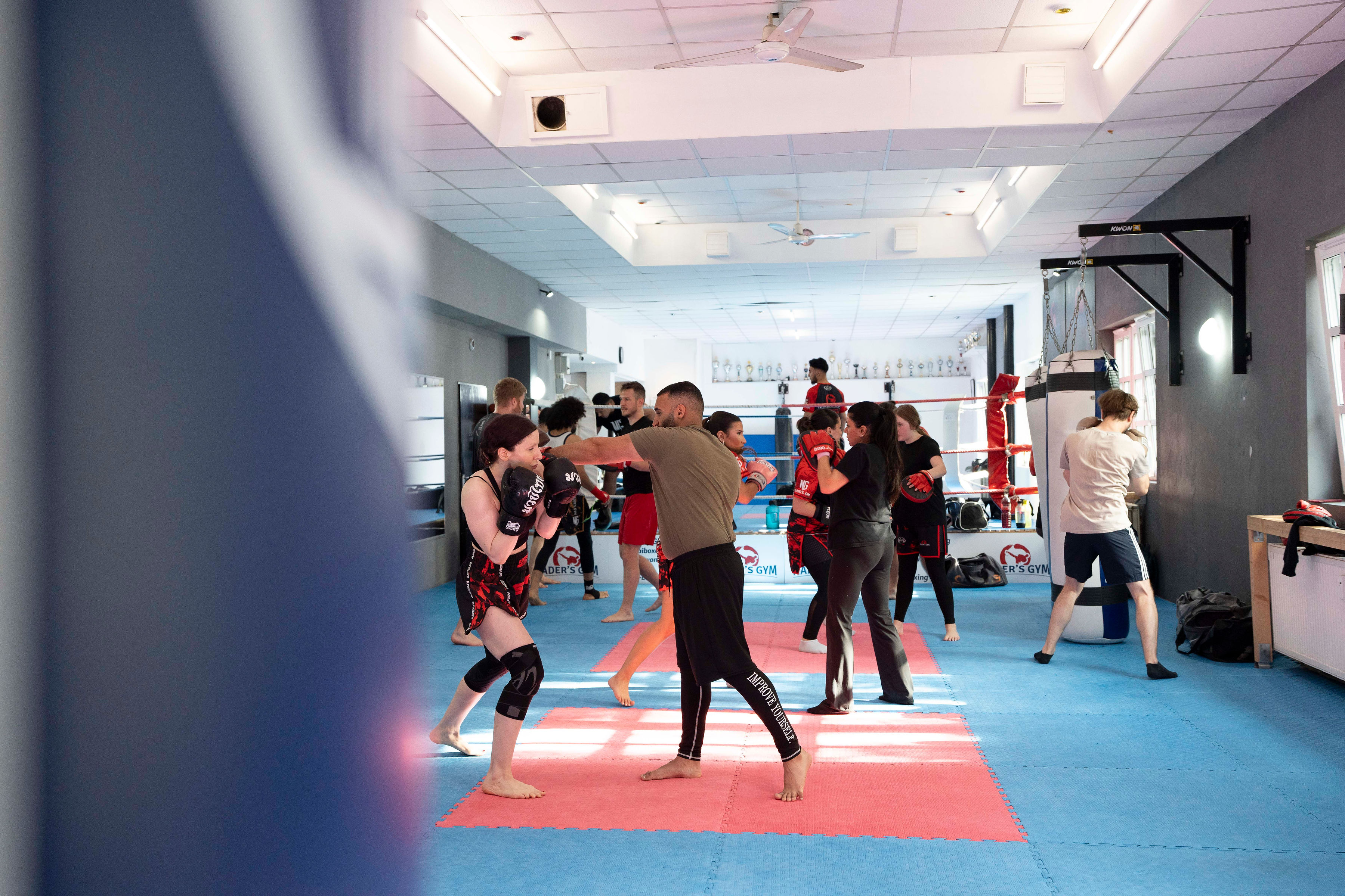 Aufwärmen vor dem Thaiboxen Training bei Nader's Gym Hamburg