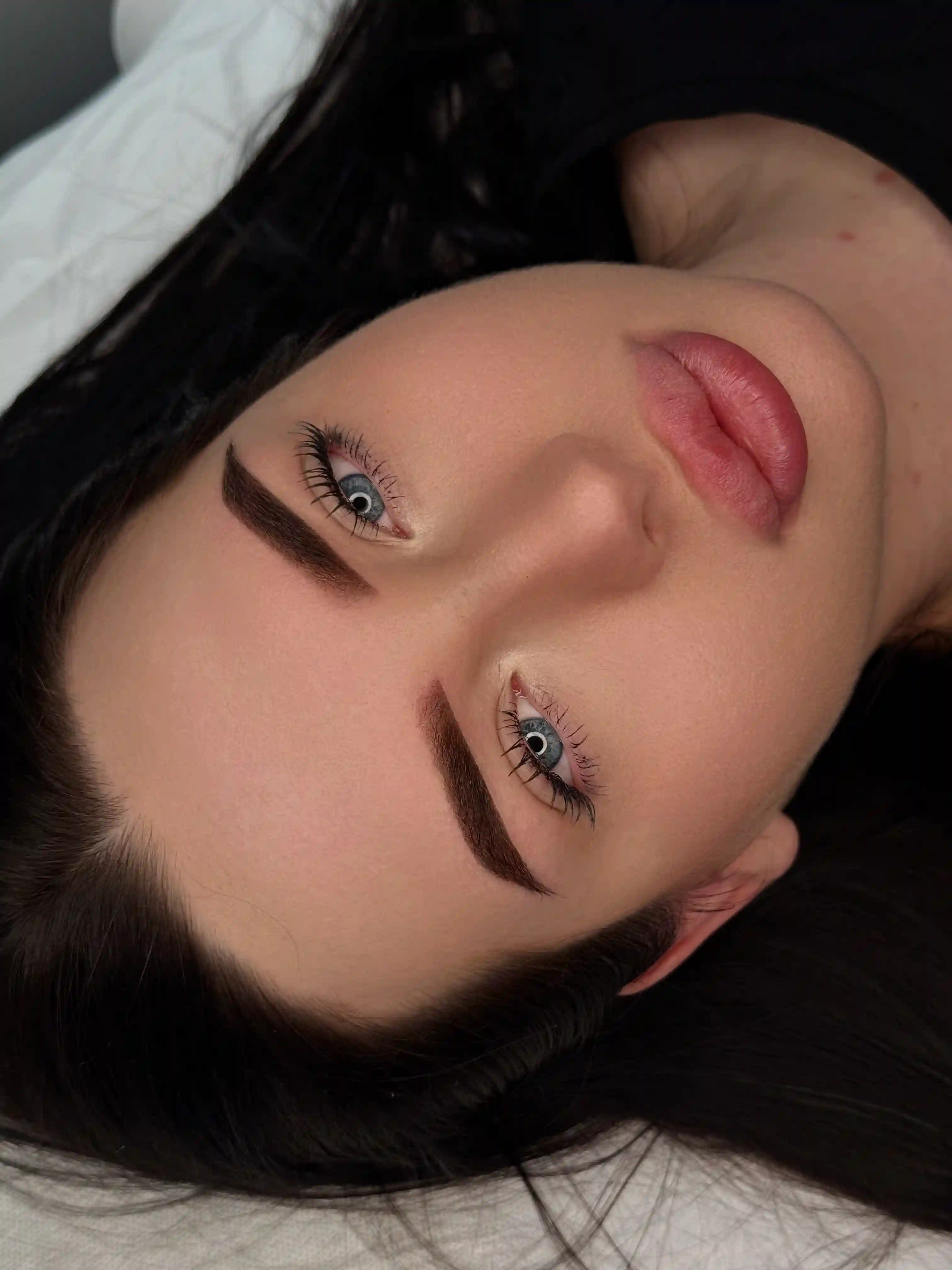 Soft healed powder brows result