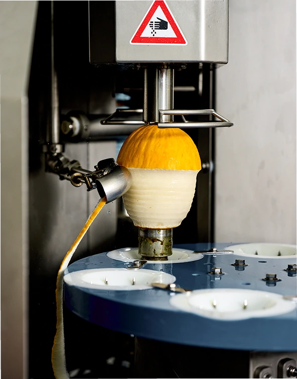 Pompoen wordt machinaal geschild