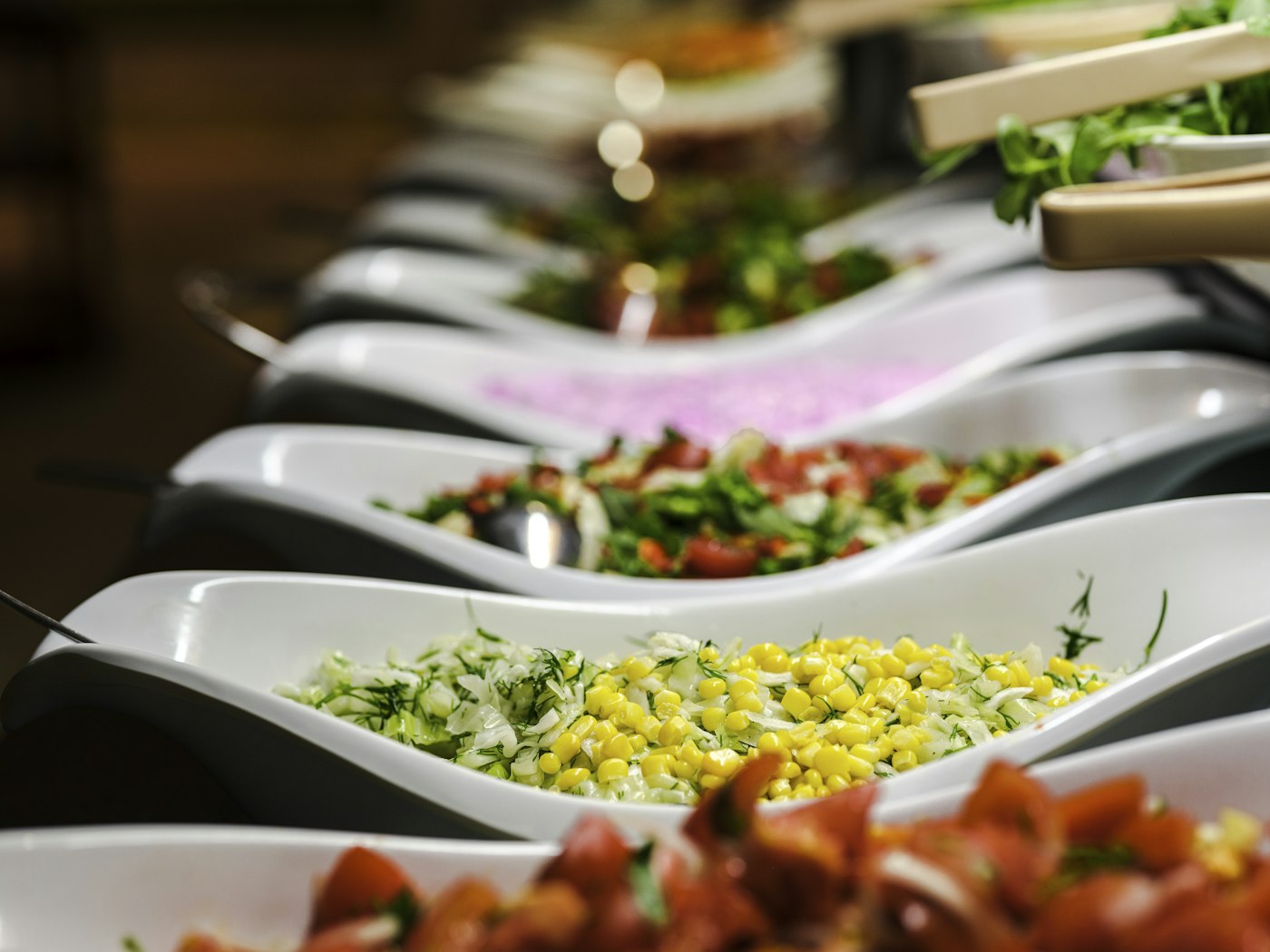Table de plats traiteur pour un événement