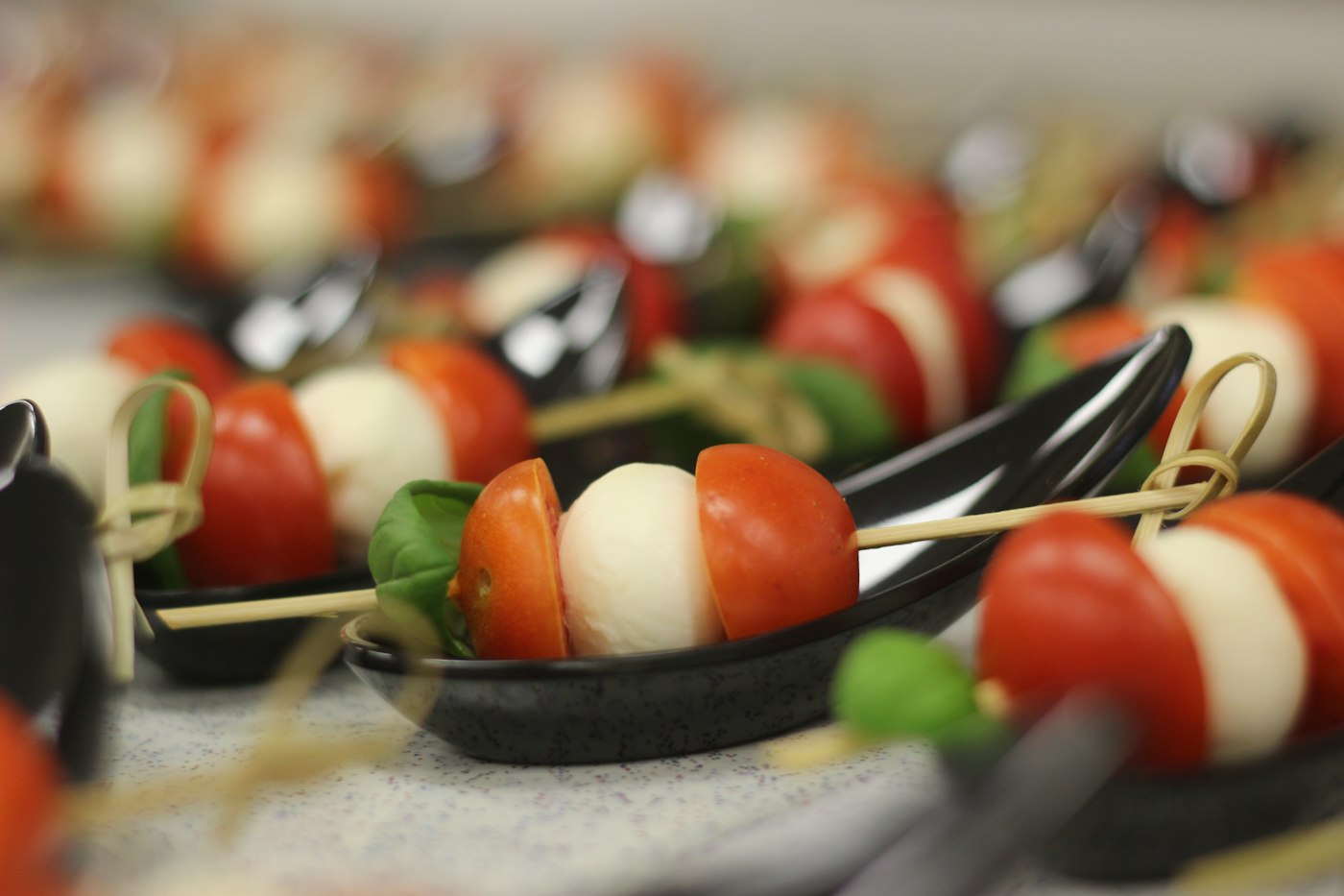 Brochettes tomate mozzarella pour cocktail dînatoire